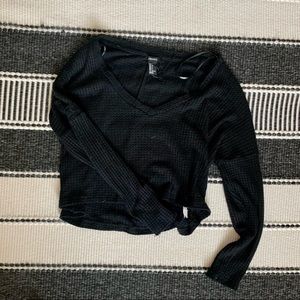 Black ribbed long sleeve crop top